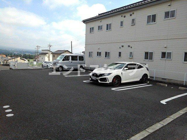 エスポワールＡの駐車場|高崎、前橋のお部屋探しはエンドスケープまで！お客様の理想お聞かせ下さい♪