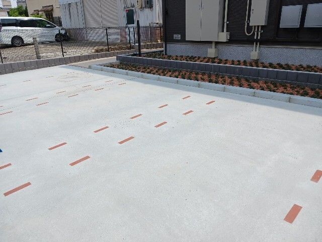 シャノワールの駐車場