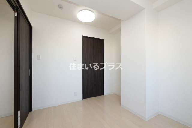 フェブライオ都島本通の洋室