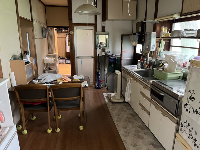 津市半田 中古戸建のキッチン