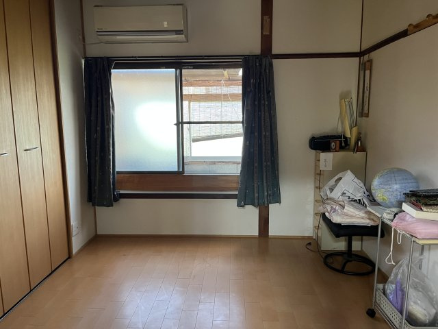 津市半田 中古戸建の洋室