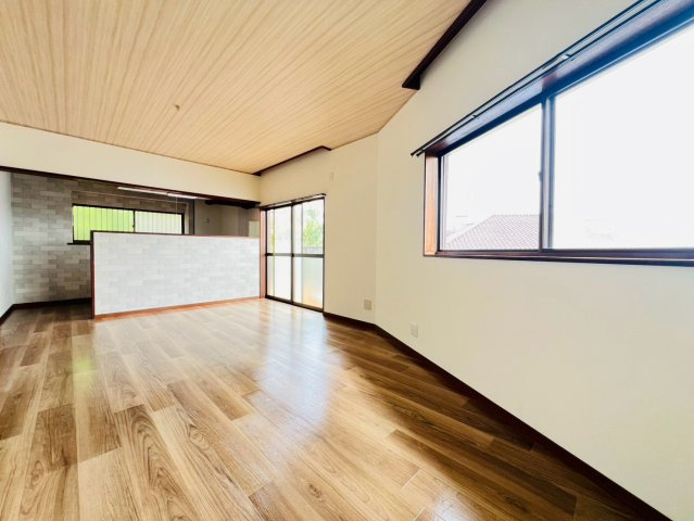 塩屋町３丁目貸家の居間・リビング
