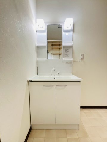 塩屋町３丁目貸家の洗面所