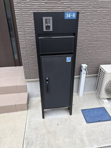 門真市大池町戸建の玄関