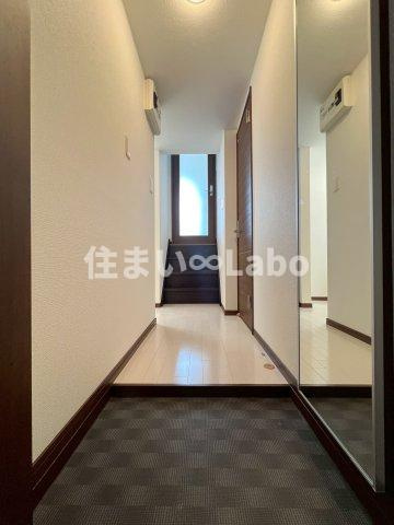 ポラリス箱崎5の玄関|同建物別部屋参考写真