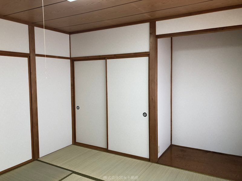 野村貸家　飯塚町30-24　3号棟の収納