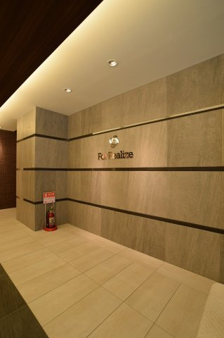 フォーリアライズ梅田レーベンのロビー