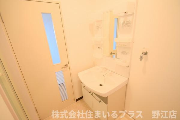 プリモ中宮の洗面所