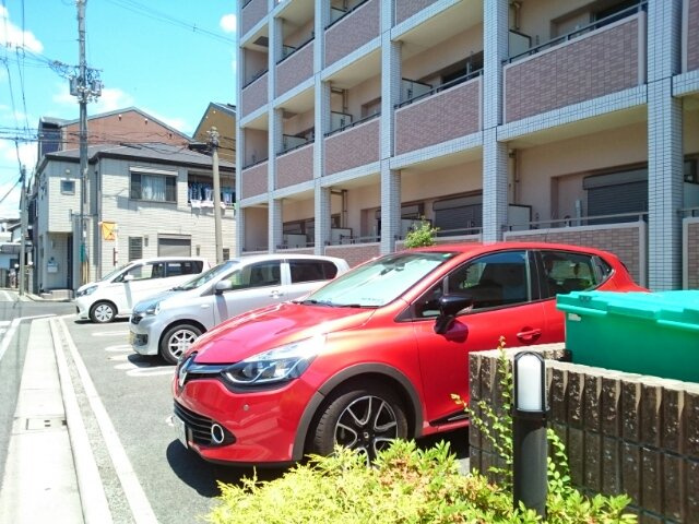 ユーヴェＳの駐車場