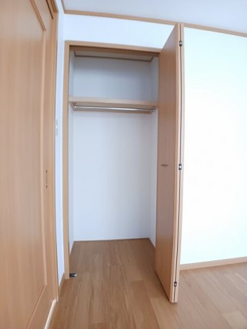 レーゲンボーゲン大美野の収納