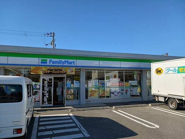 プチパレス・ノバの周辺|ファミリーマート様まで150m