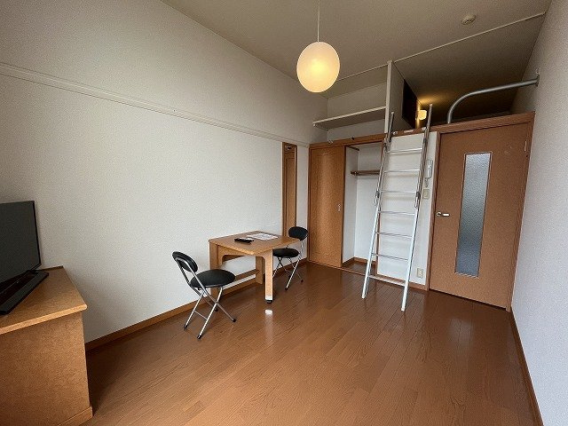 レオパレスセルボの寝室