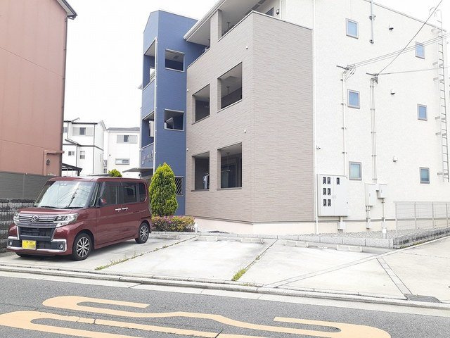 サンヴァリエⅡの駐車場