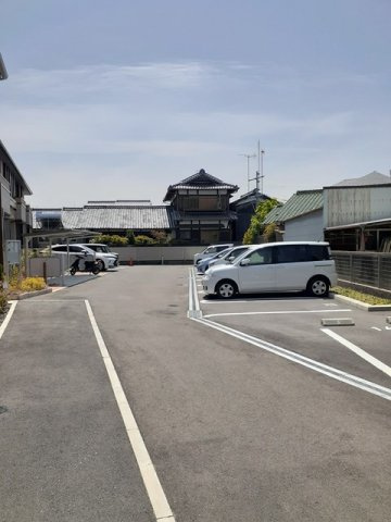 ラムール・ファミリアルＡの駐車場