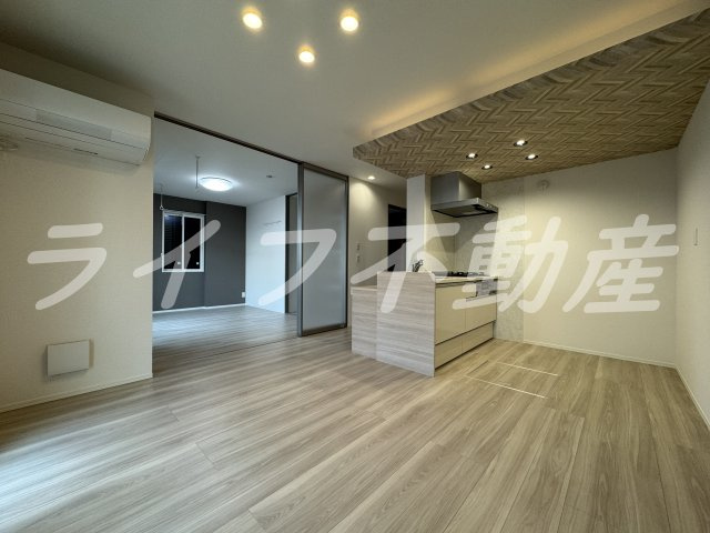 グレイスメゾン永和　高井田東小学校区の居間・リビング|こちらの居間で趣味の時間をお楽しみください