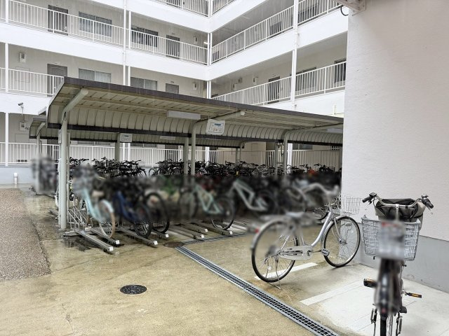 西京極ガーデンハイツの駐輪場|駐輪場完備（R8.9撮影）