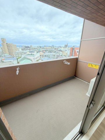 第25友建ビルのバルコニー