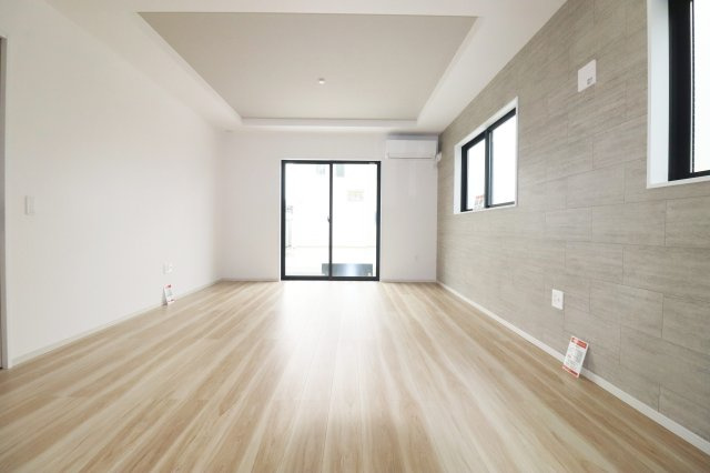 郡山市緑町　　　  １号棟　　　桃見台小学校、郡山第５中学区　の居間・リビング