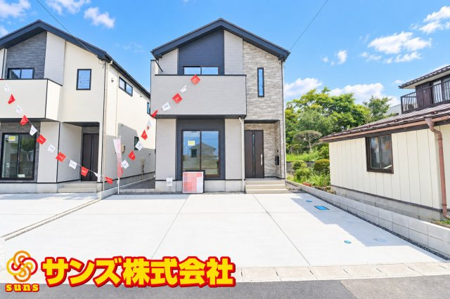郡山市緑町　　　  １号棟　　　桃見台小学校、郡山第５中学区　の外観|東側から見た駐車場を含む外観♪