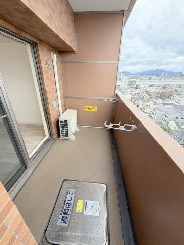 第25友建ビルのバルコニー
