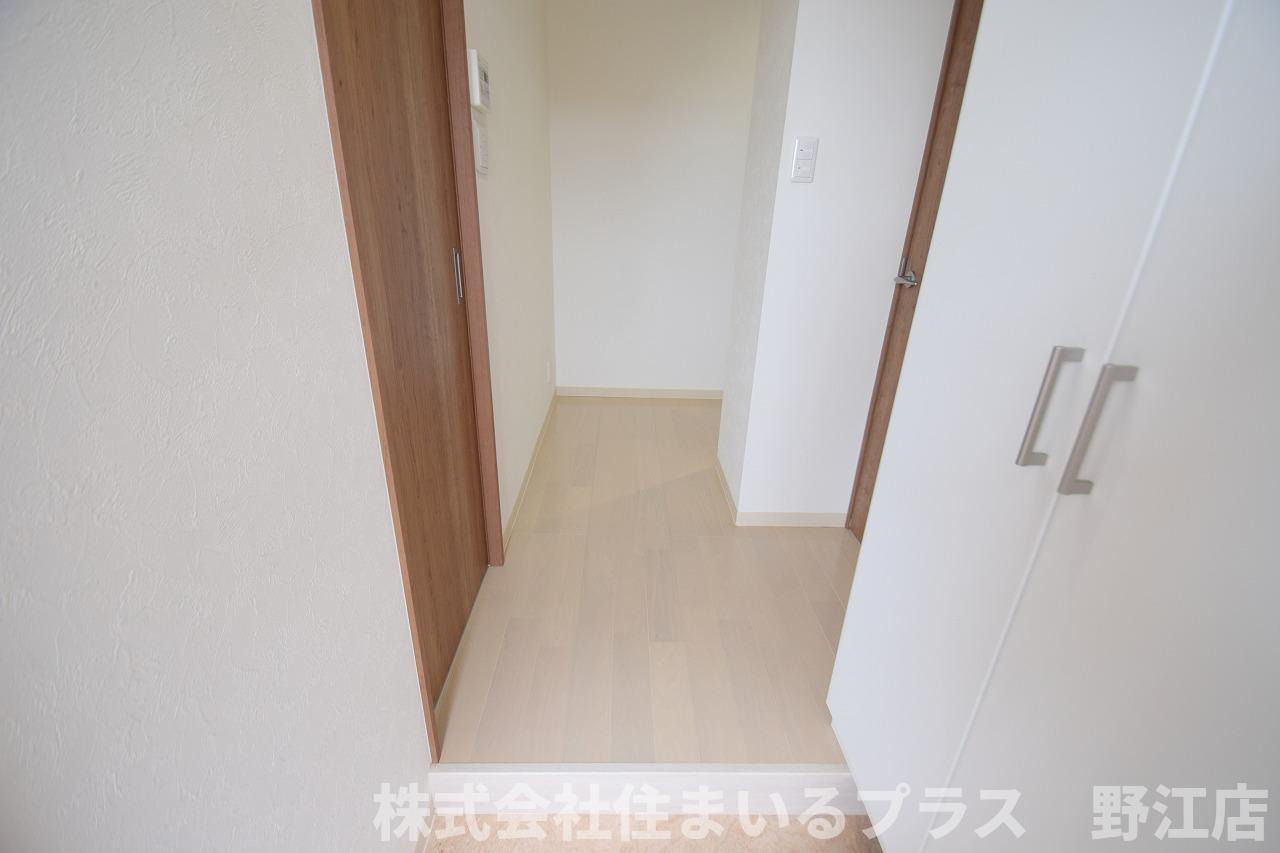 クレール新森の玄関