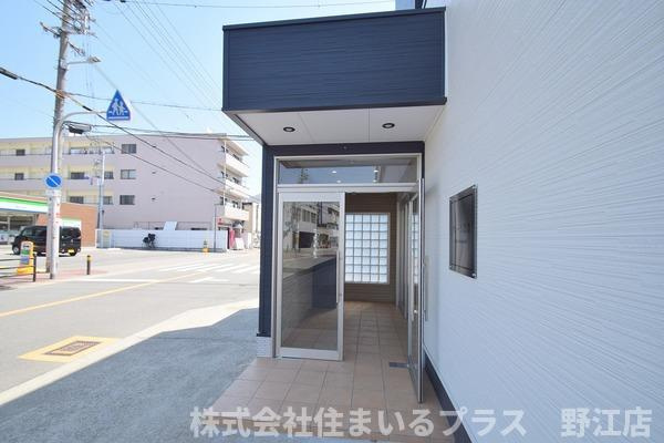 クレール新森のエントランス