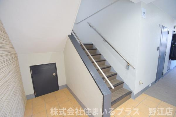 クレール新森のロビー