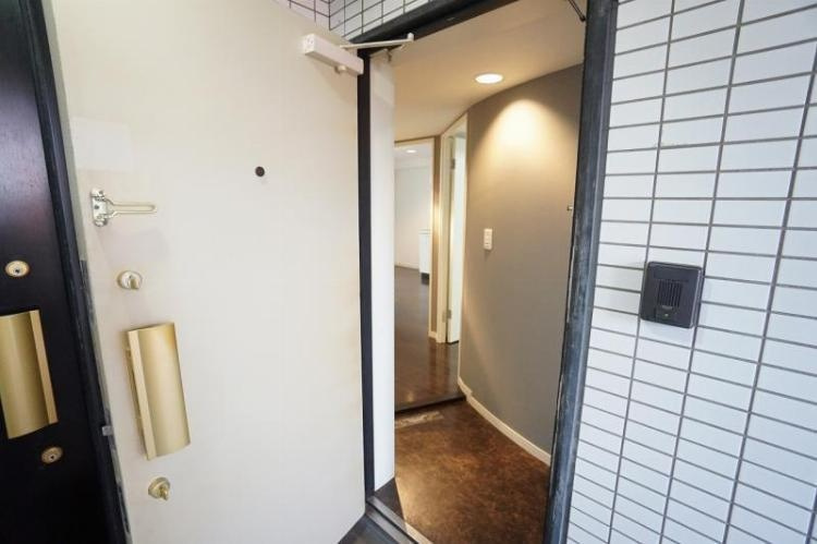 大阪市浪速区元町３丁目の賃貸マンションの玄関