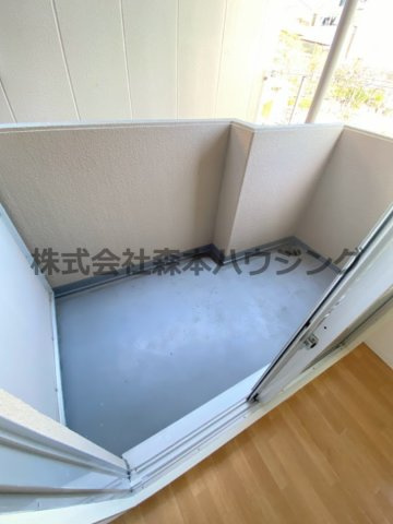 【バルコニー】 | 　メゾンプレセア | 玄関側のバルコニーです