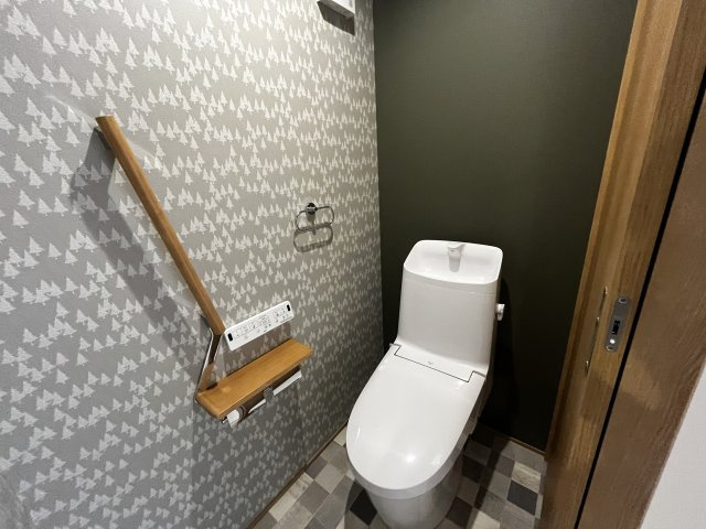 須賀川市向陽町のトイレ|落ち着いた色調のトイレです