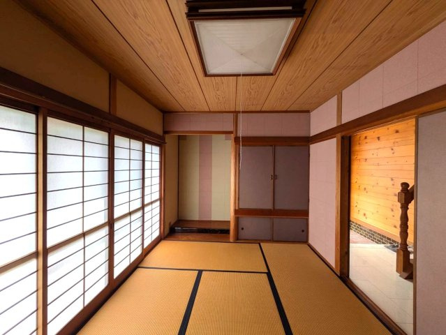 岡山市南区郡 中古住宅の和室|◆1階和室6.0畳は客間としても居室としてもご活用いただけます。