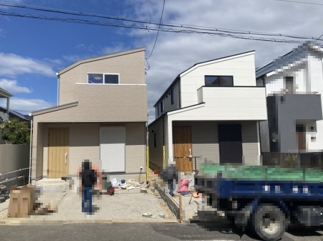 枚方市香里ケ丘６丁目の新築一戸建の前面道路含む現地写真|2区画