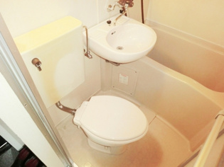 浴室内にトイレがあります☆