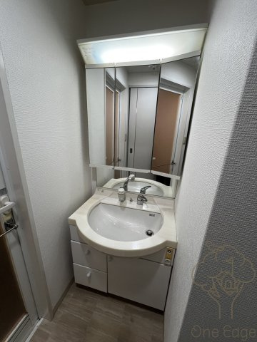 KAISEI北梅田の独立洗面台