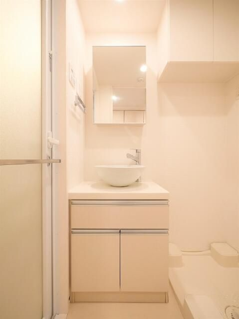 ＰＲＥＭＩＵＭ　ＣＵＢＥ　Ｇ　三軒茶屋の独立洗面台|コンパクトで使いやすい洗面所