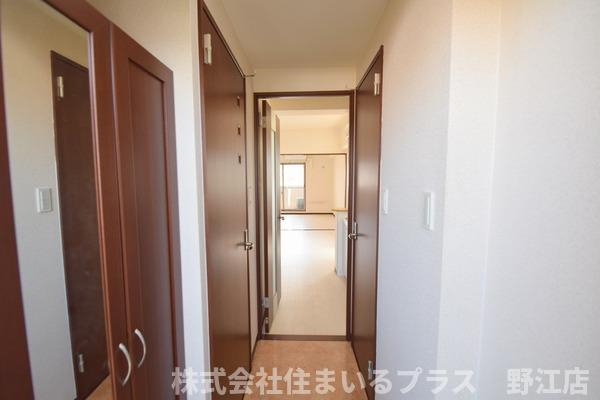 アーバンフラッツ城東の玄関