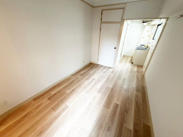 Renatus新大阪の洋室