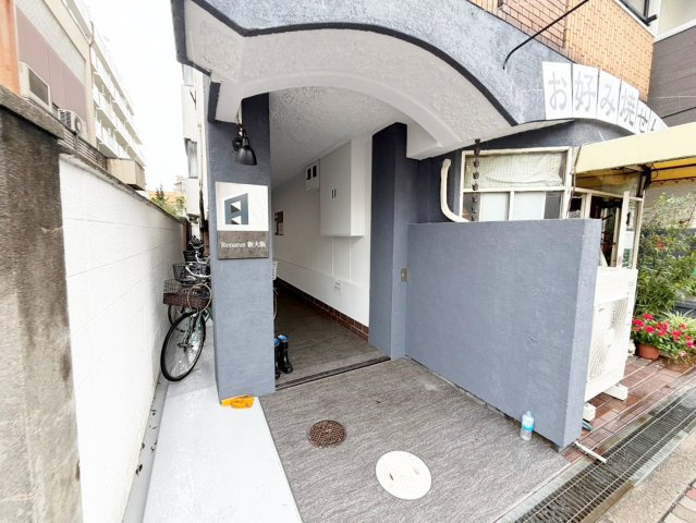 Renatus新大阪のエントランス