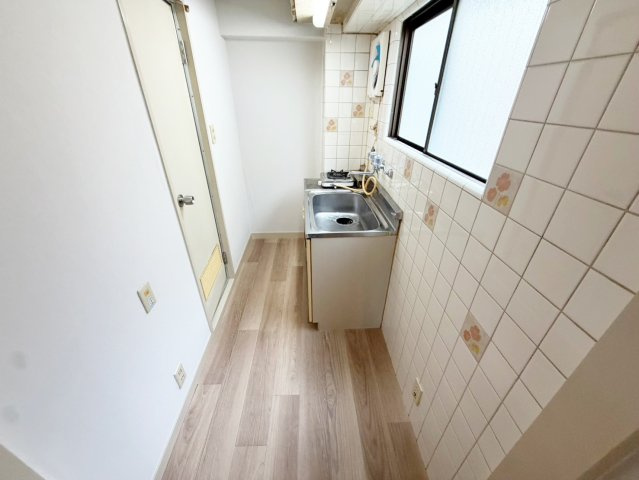 Renatus新大阪のキッチン