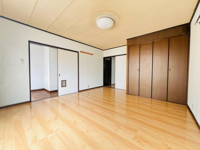 青葉町１丁目貸家の居間・リビング