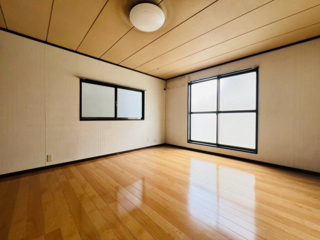 青葉町１丁目貸家の居間・リビング