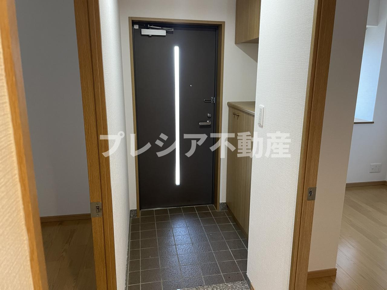 甲子園四番町ハイツの玄関