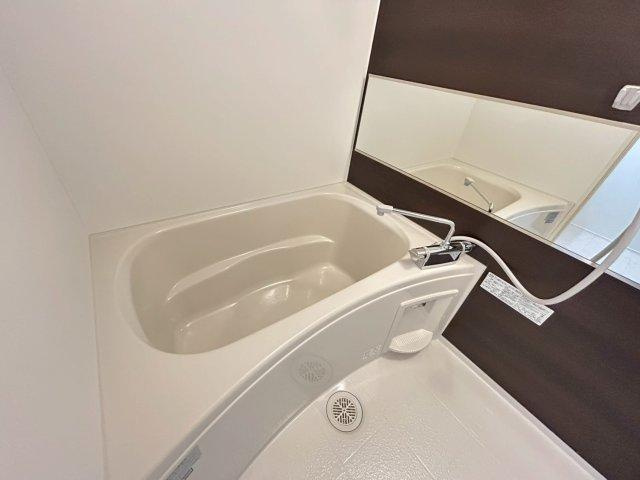ロイヤルハイツ黒川の浴室