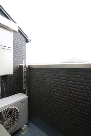 アクティ氷川台のバルコニー