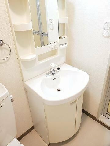 ドミール二子玉川園の独立洗面台|独立洗面台です