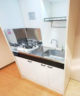 ドミール二子玉川園のキッチン|コンパクトなキッチンで掃除もラクラク