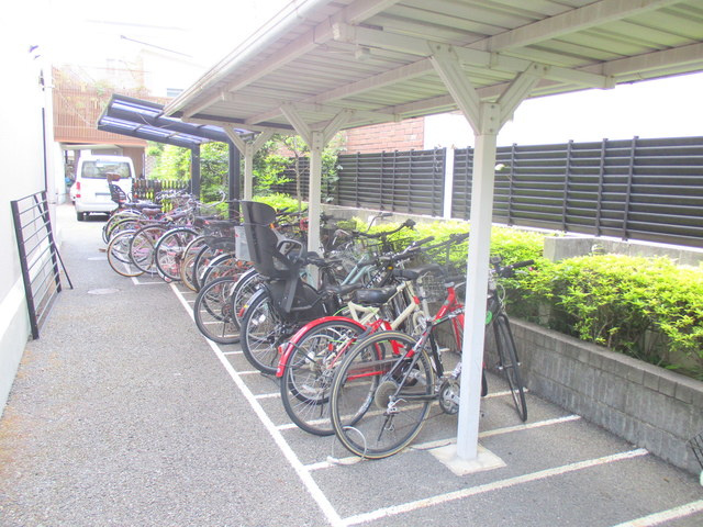 サンフレールのその他|屋根付き駐輪場