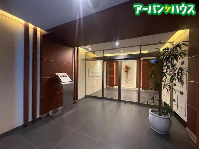 カサ・セグーラ幸町のロビー