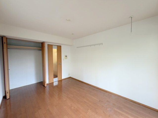 エグレット　Ｎ・Ｙの洋室|★明るいフローリングの角部屋です★