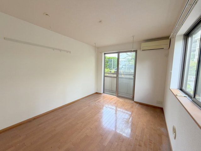エグレット　Ｎ・Ｙの寝室|★明るいフローリングの角部屋です★